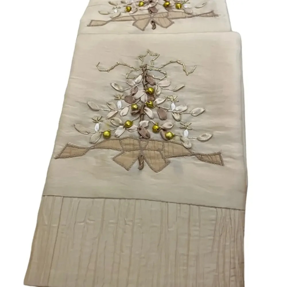Two Elegant‎ Satin Beaded Holiday Towels New🎄